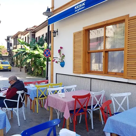 Umet Αττάλεια